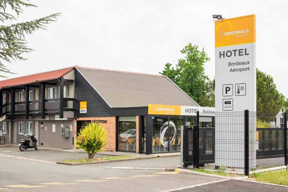 The Originals Access Hôtel Bordeaux Aéroport Hotel in Mérignac