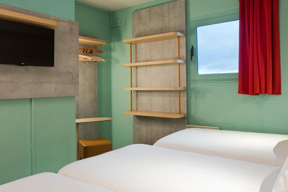ibis budget Chilly-Mazarin Les Champarts Hotel in Massy