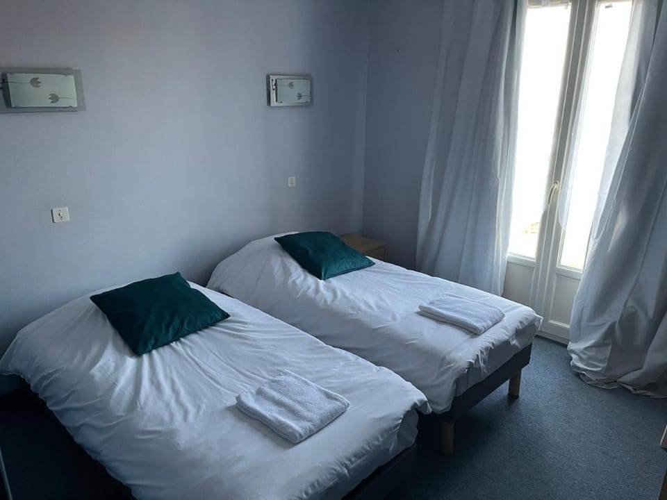 Le Lyon Vert Hotel in Auvergne-Rhône-Alpes