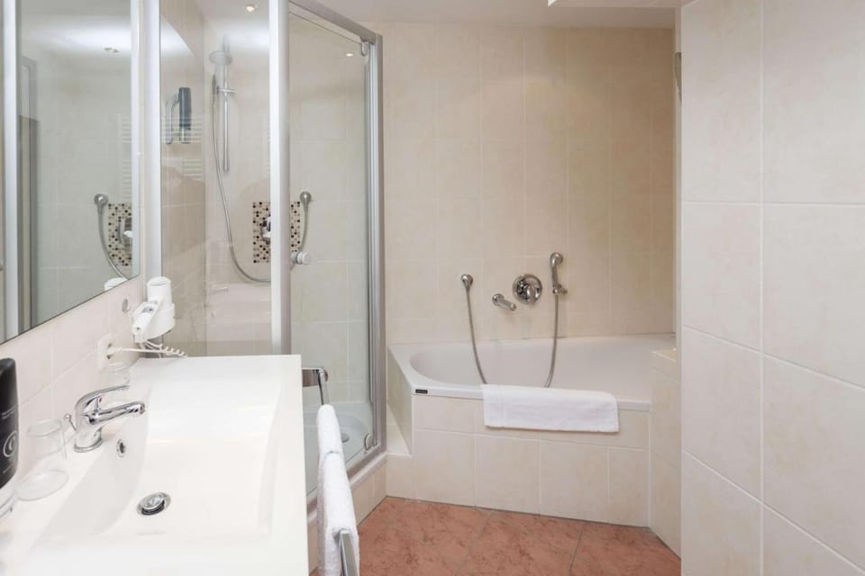 Centro Hotel Mondial Munchen Trademark Collection by Wyndham Hotel in Munich