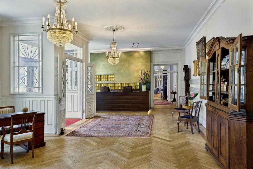 Louis C Jacob, Hamburg, Autograph Collection Hotel in Hamburg