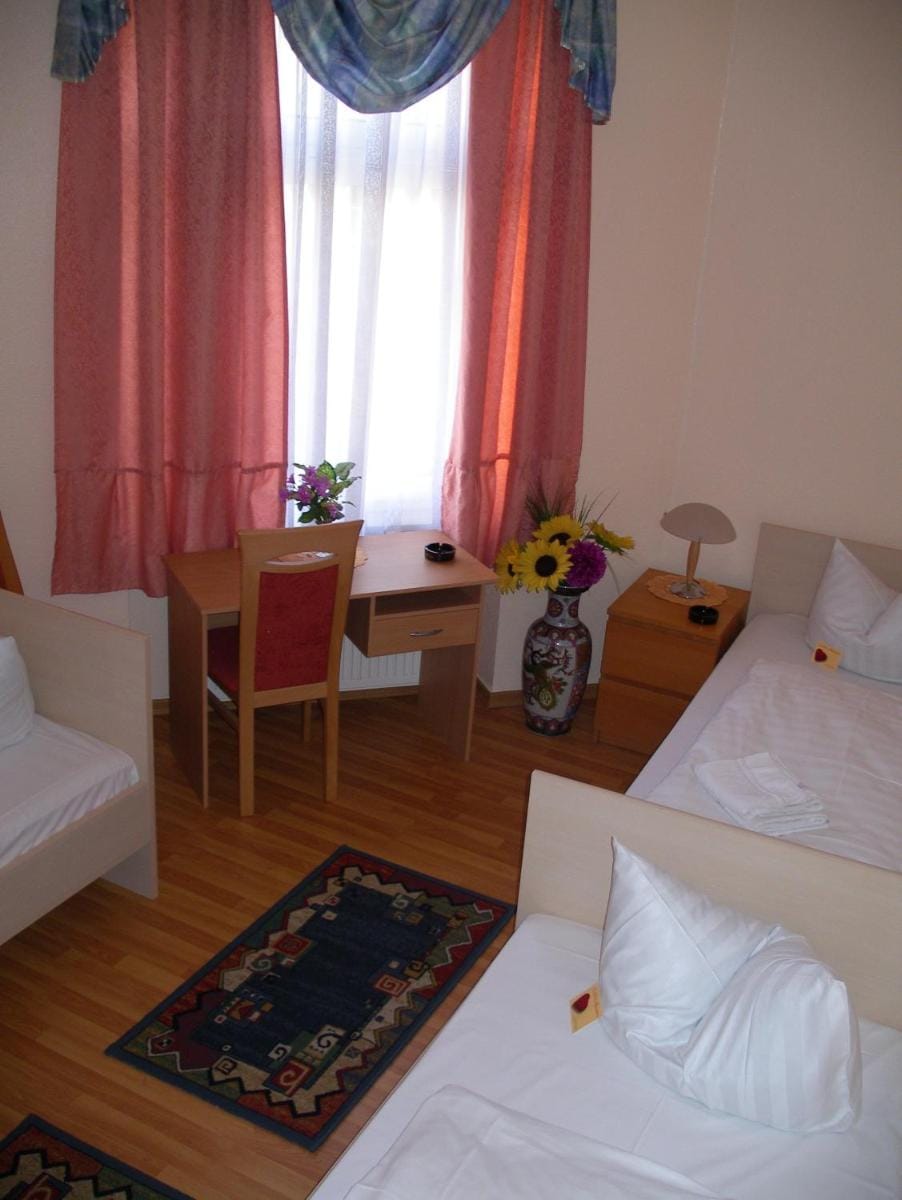 Hotel garni Djaran Hotel in Offenbach