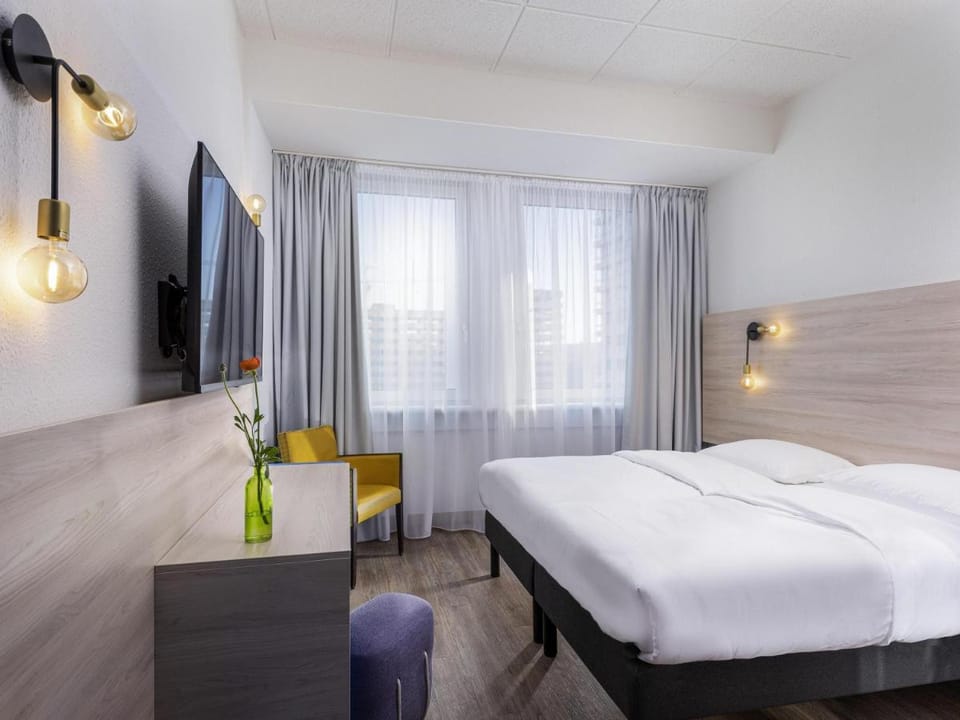 greet Berlin Alexanderplatz Hotel in Berlin