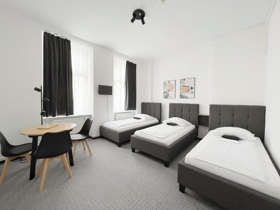 Hotel AVAlex Bed and Breakfast in Berlin