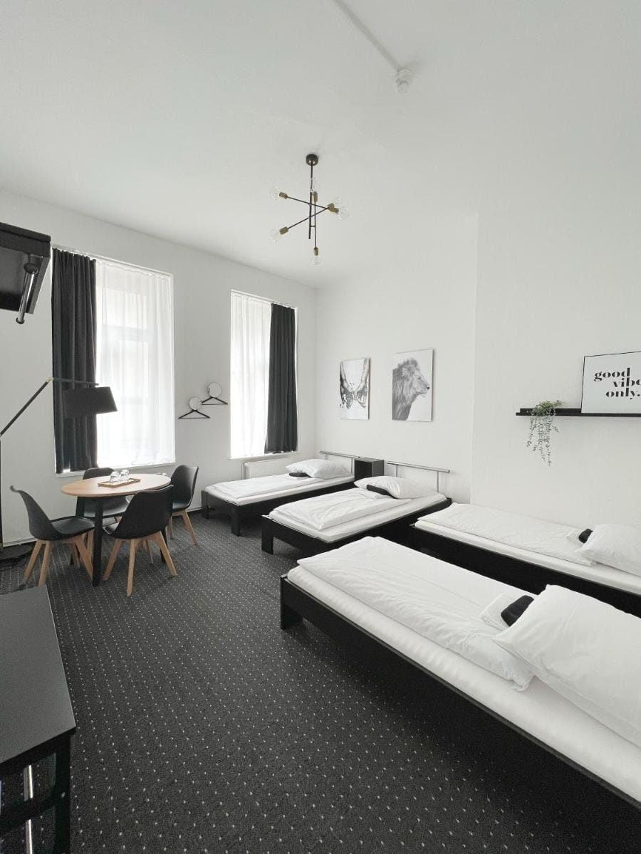 Hotel AVAlex Bed and Breakfast in Berlin