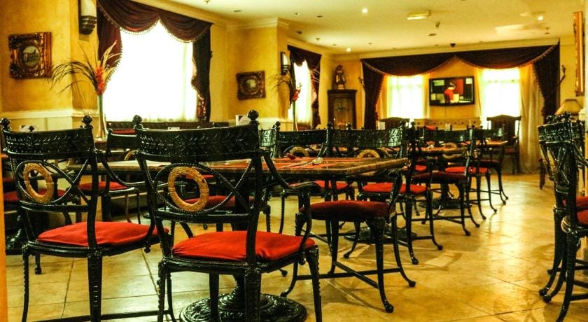Al Maha Regency Hotel Suites - Managed by Aoudi Consultants Apartment hotel in Al Sharjah