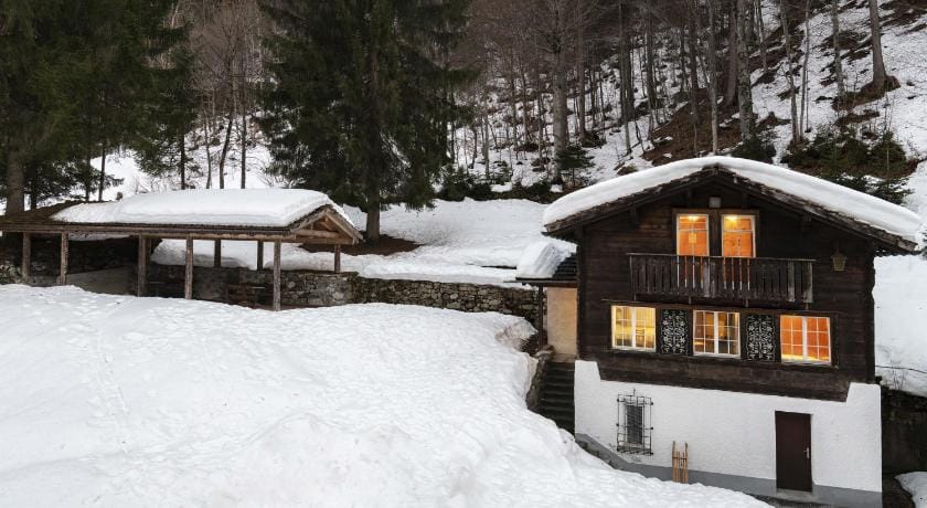 Hotel Bad Serneus Bed and Breakfast in Canton of Grisons