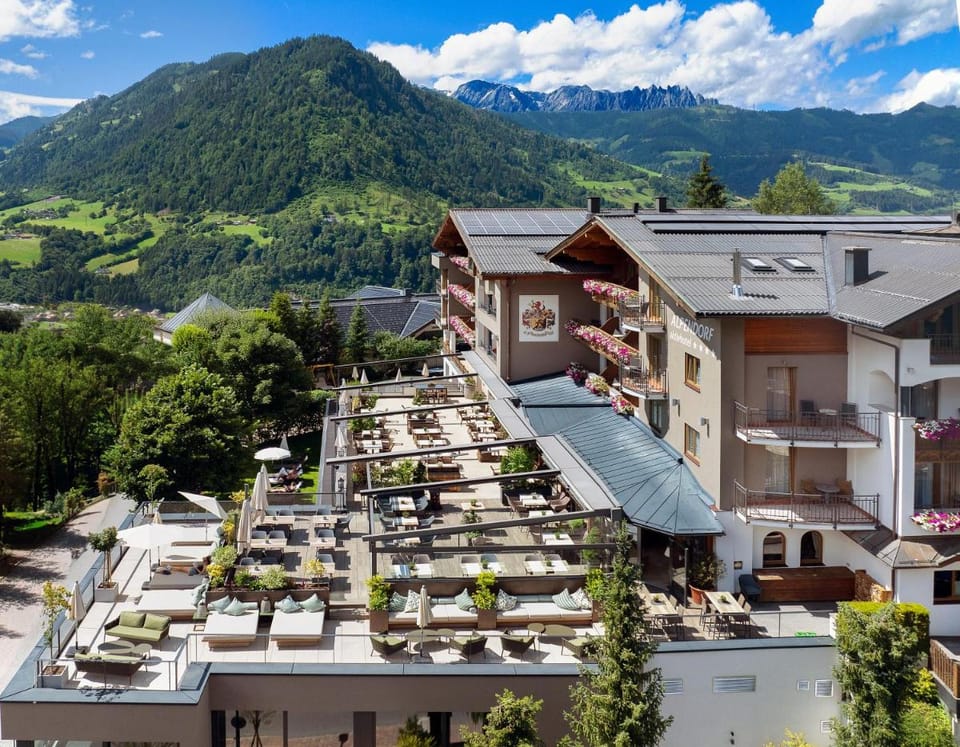 Aktivhotel Alpendorf Hotel in Salzburgerland