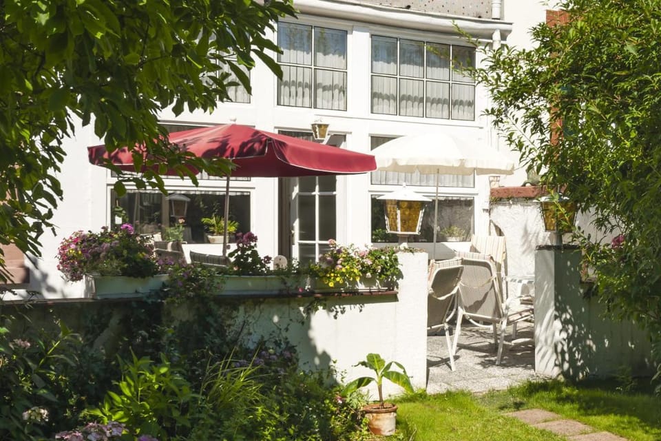 Hotel am Berg Bed and Breakfast in Frankfurt