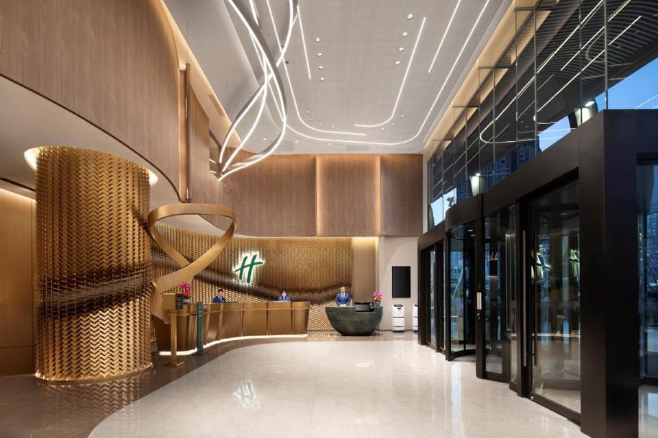 Holiday Inn Shanghai Jingan By IHG Hotel in Shanghai