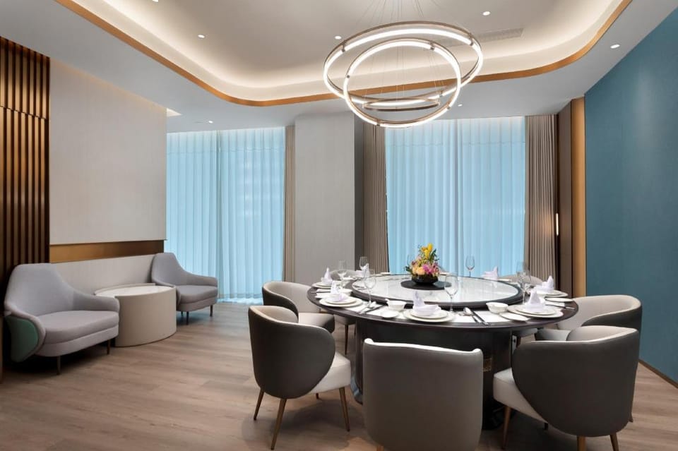 Holiday Inn Shanghai Jingan By IHG Hotel in Shanghai