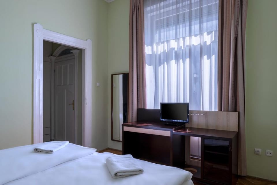 Baross City Hotel - Budapest Hotel in Budapest