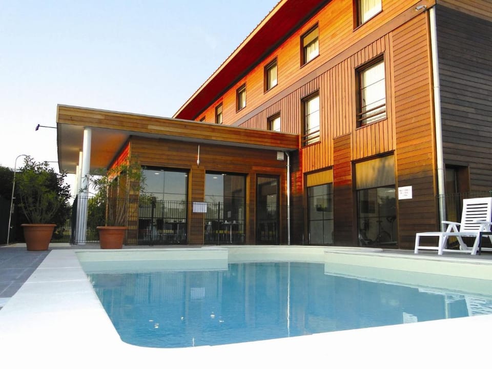 All Suites Le Teich - Bassin d'Arcachon Hotel in Nouvelle-Aquitaine