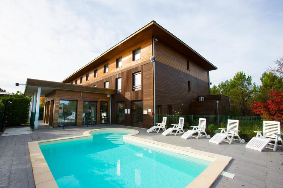 All Suites Le Teich - Bassin d'Arcachon Hotel in Nouvelle-Aquitaine