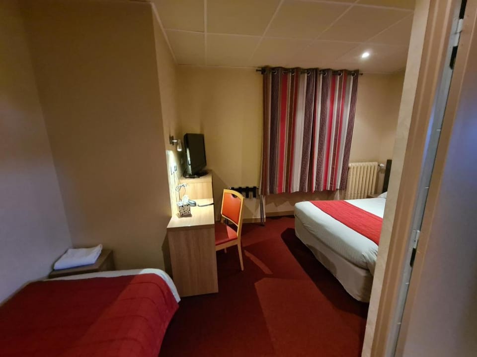 HOSTELLERIE du CANTAL Hotel in Auvergne-Rhône-Alpes