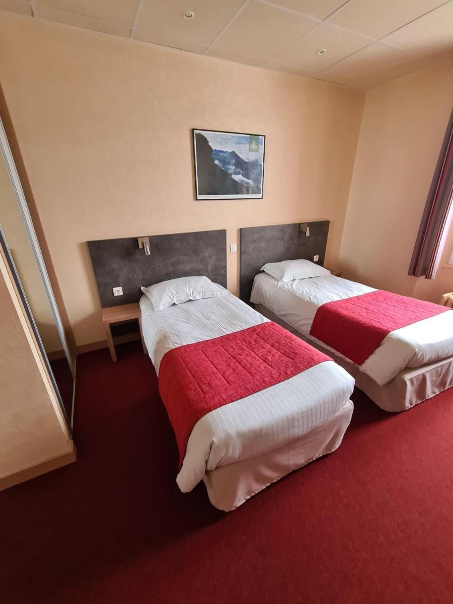 HOSTELLERIE du CANTAL Hotel in Auvergne-Rhône-Alpes