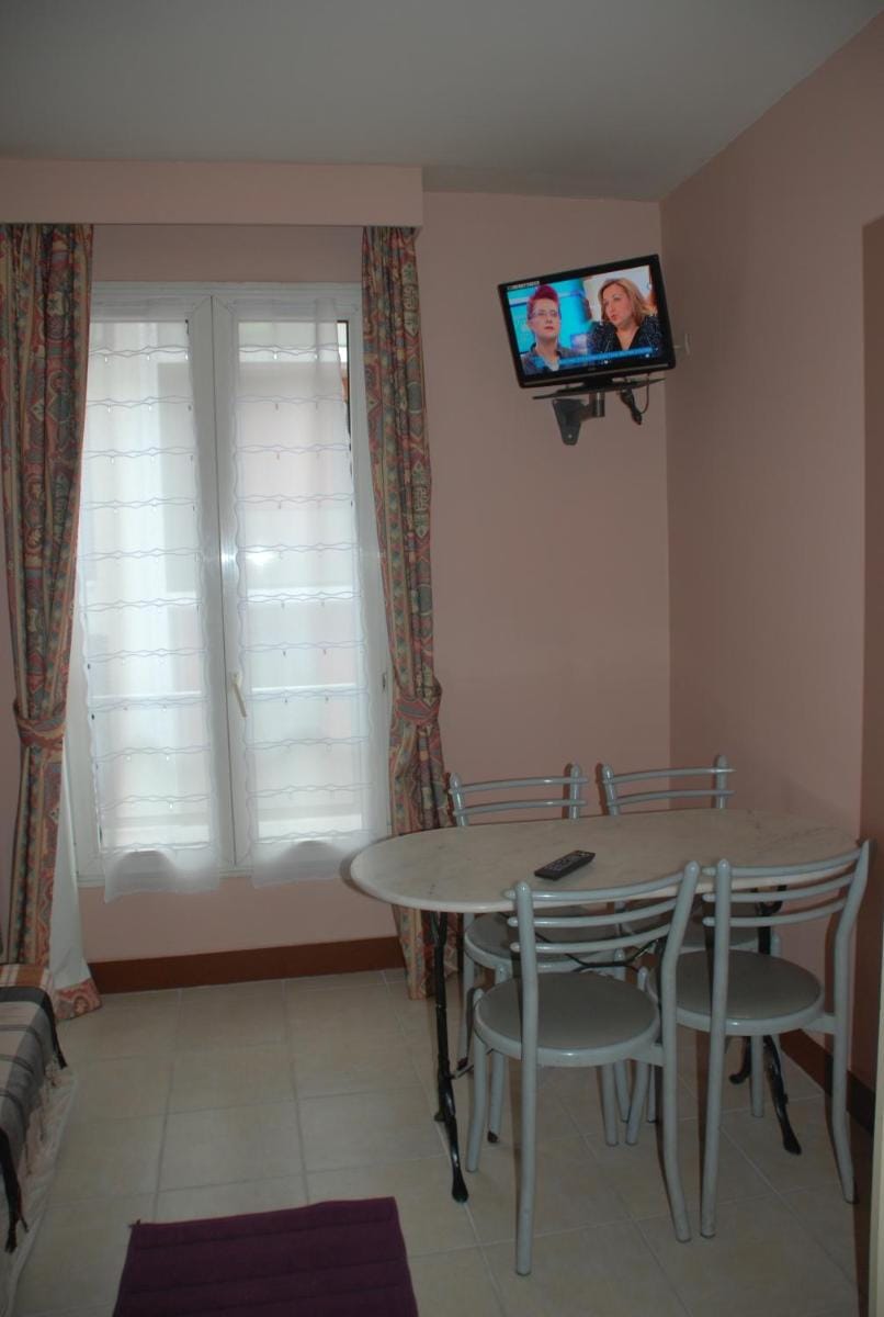 Residence de La Tour Hotel in Malakoff
