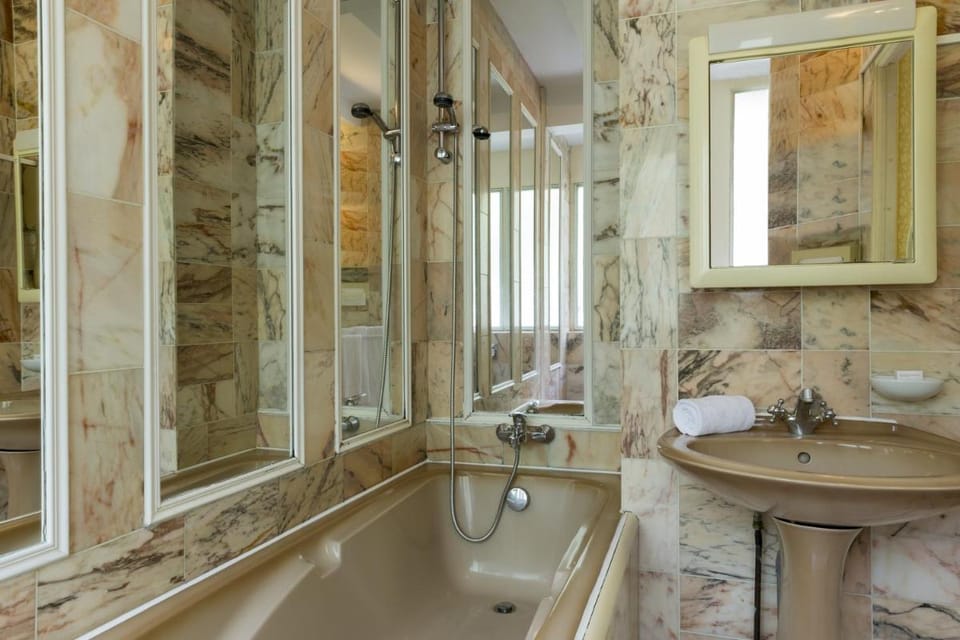 Hotel Belle Isle Sur Risle Hotel in Normandy