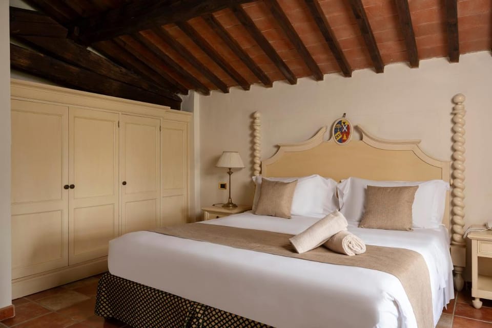 Castello di Leonina Hotel in Tuscany