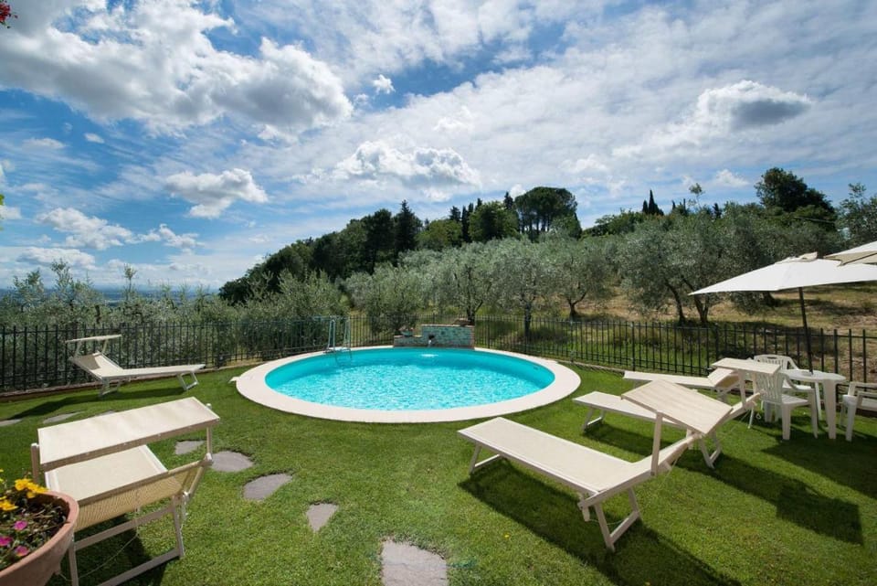 Casa Lari Apartment in Tuscany