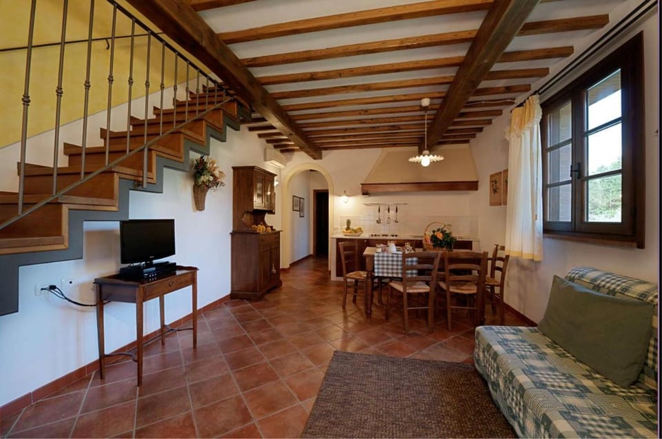 Casa Lari Apartment in Tuscany