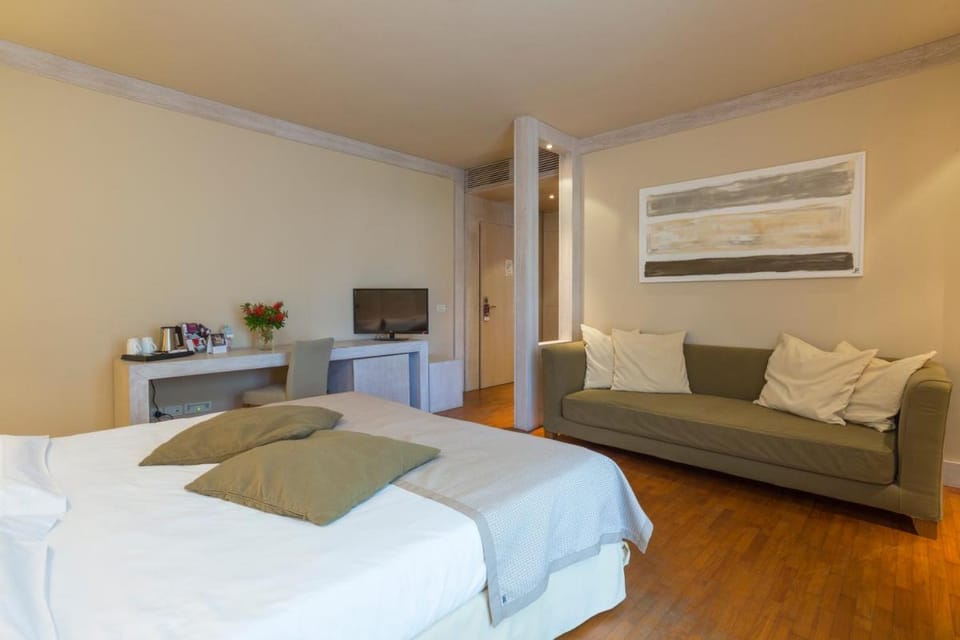 TH Tirrenia - Green Park Resort Hotel in Tuscany