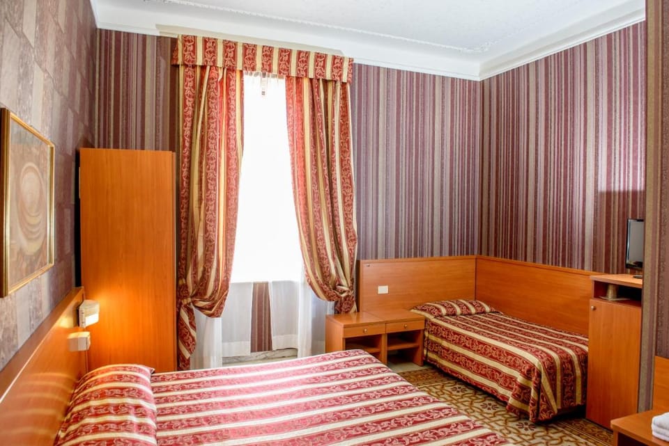 Hotel Emmaus Hotel in Rome