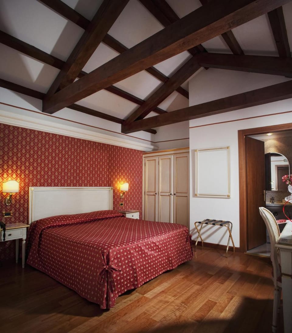 Hotel Ca' D'Oro - WENICE Deep Culture Hotel in Venice