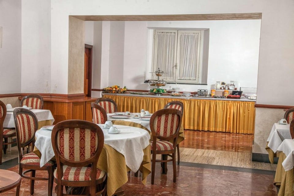 Hotel La Pace Hotel in Naples