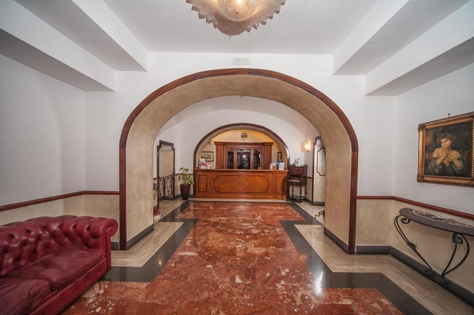Hotel La Pace Hotel in Naples