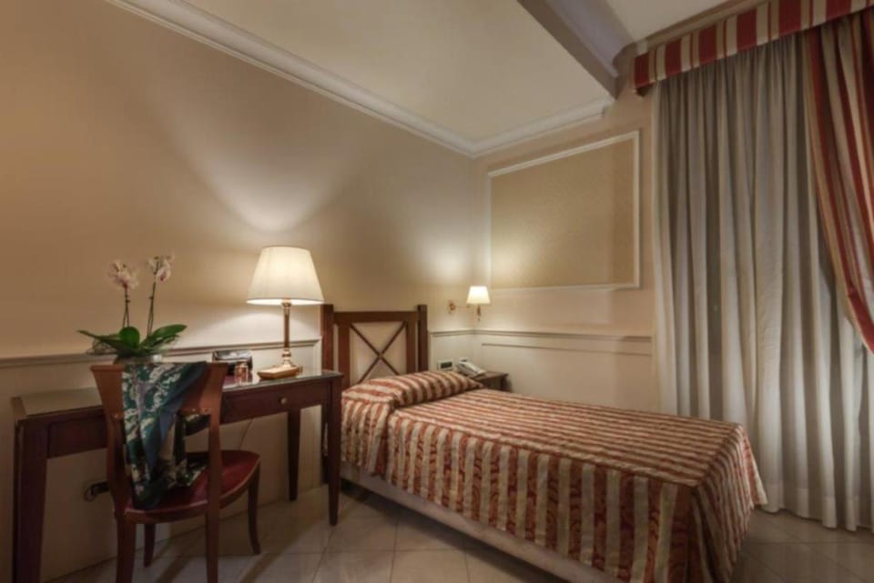 Palazzo Cardinal Cesi Hotel in Rome