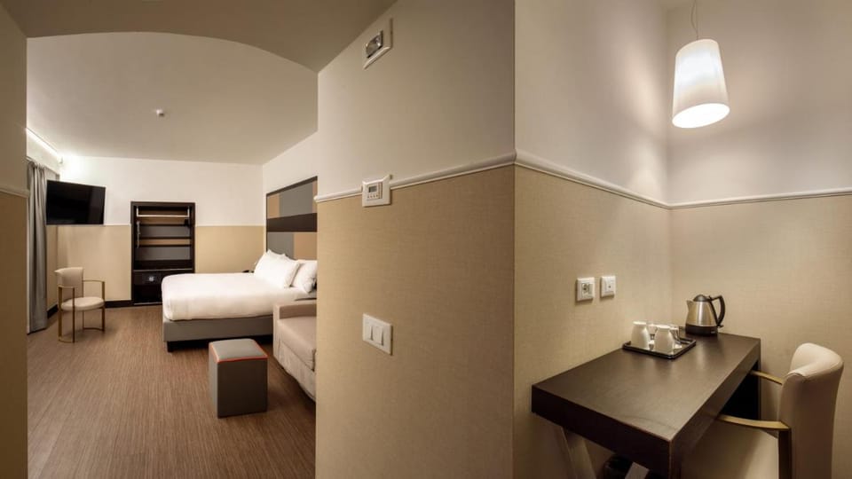 Cosmopolita Hotel Rome, Tapestry Collection by Hilton Hotel in Rome