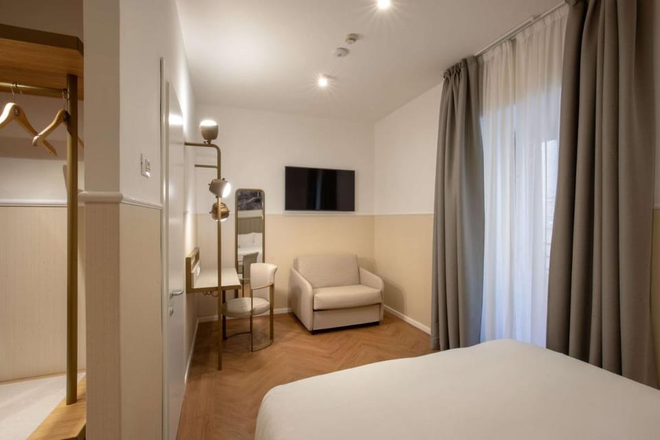 Cosmopolita Hotel Rome, Tapestry Collection by Hilton Hotel in Rome