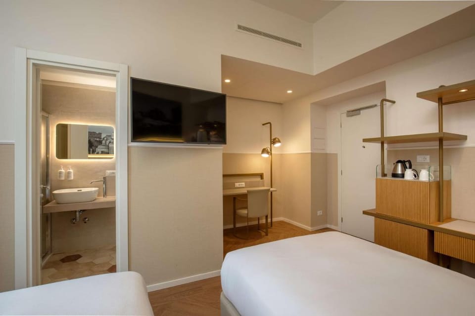 Cosmopolita Hotel Rome, Tapestry Collection by Hilton Hotel in Rome