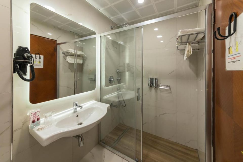 Vardar Palace Hotel - Special Category Hotel in Istanbul