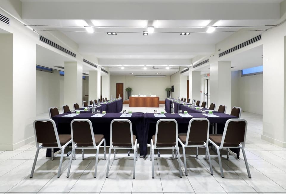 Mercure Roma Centro Saint John Hotel in Rome
