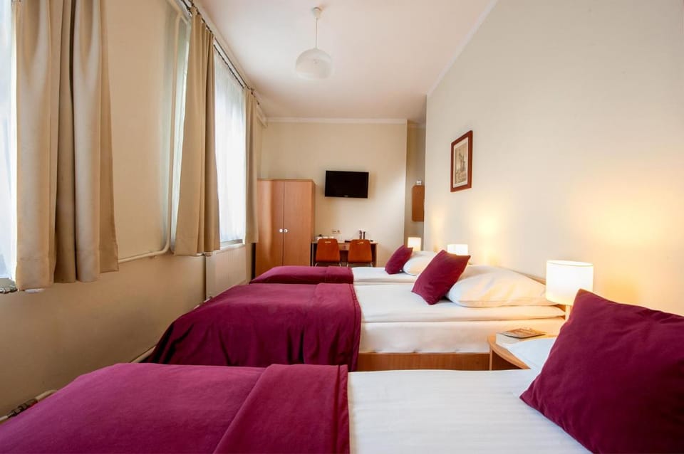 MaÅ‚y KrakÃ³w Aparthotel Apartment hotel in Krakow