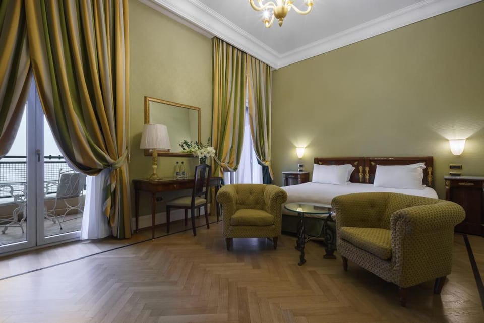 Eurostars Hotel Excelsior Hotel in Naples