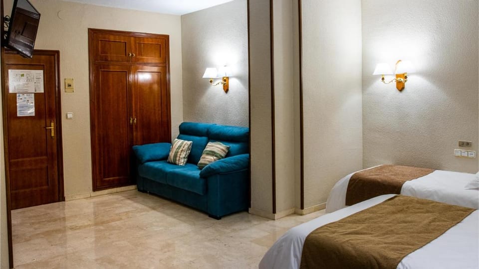 Reina Cristina Hotel in Granada