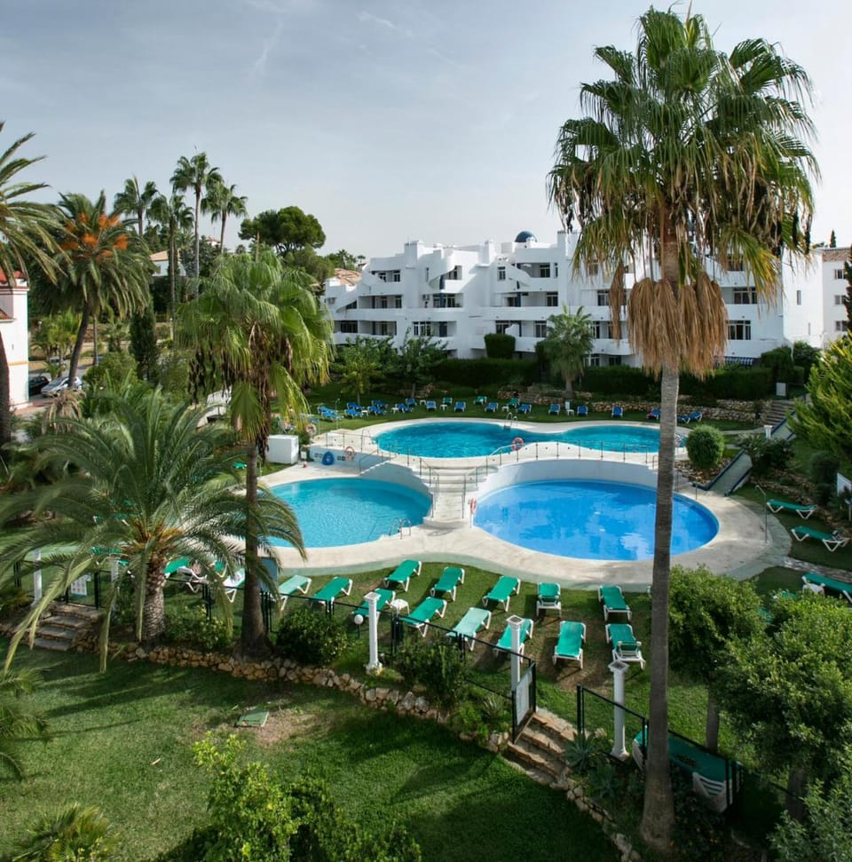 Aparthotel Ona Campanario Apartment hotel in Sitio de Calahonda