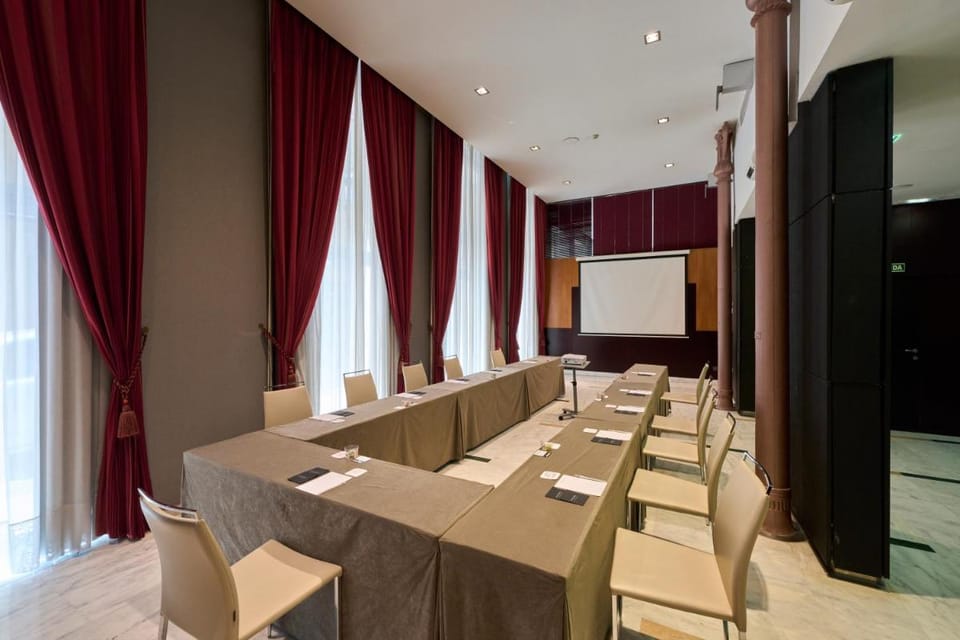 Catalonia El Pilar Hotel in Zaragoza