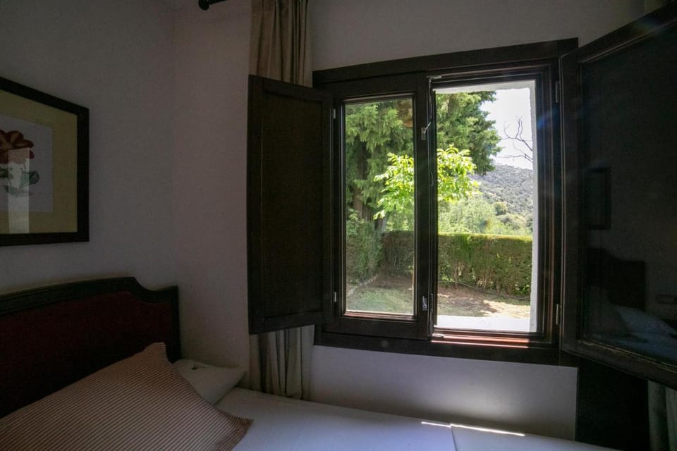 Villa Turistica de Bubion Hotel in Alpujarra Granadina