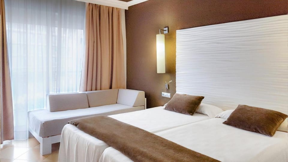 Augustus Hotel in Cambrils