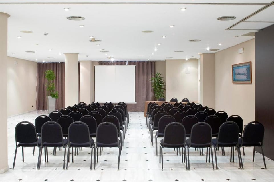 URH Ciutat de Mataro Hotel in Mataró