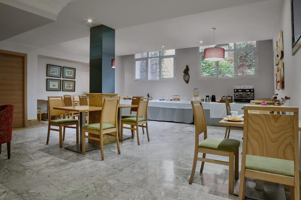 Reyes Católicos Hotel in Seville