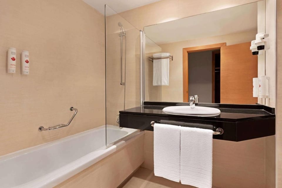 Ramada by Wyndham Valencia Almussafes Hotel in Ribera Baixa