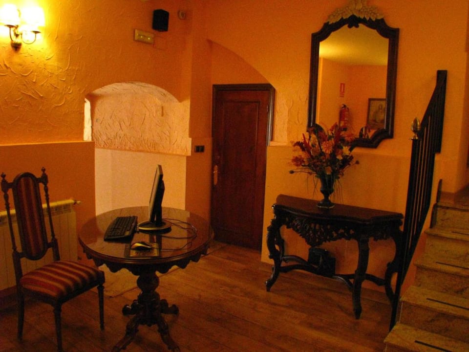 Hotel Don Carlos Cáceres Hotel in Cáceres‎