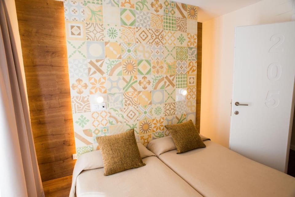 Hostal Marenostrum Bed and Breakfast in Barcelona