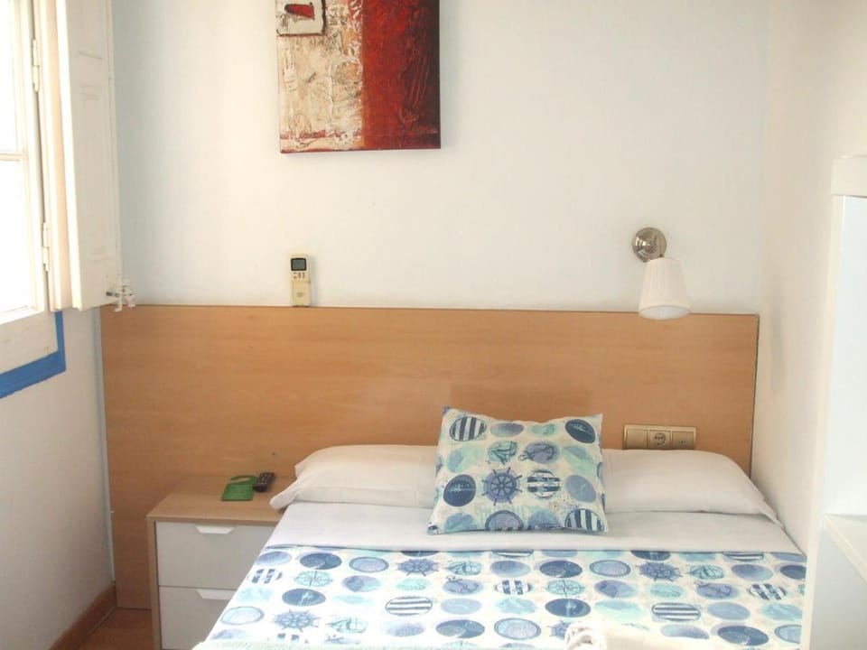 Hostal Felipe 2 Bed and Breakfast in Barcelona