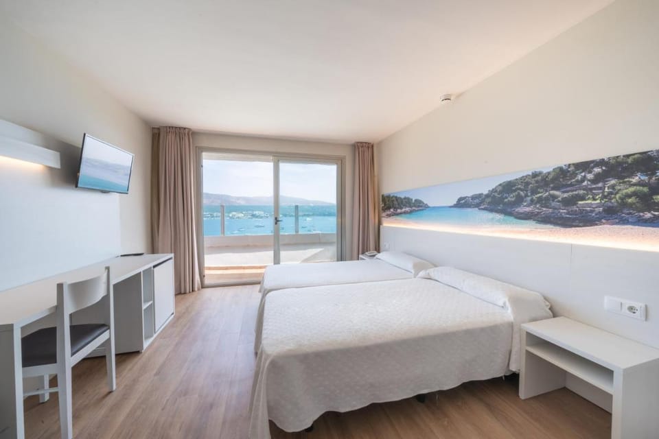 Seramar Hotel Comodoro Playa Hotel in Serra de Tramuntana